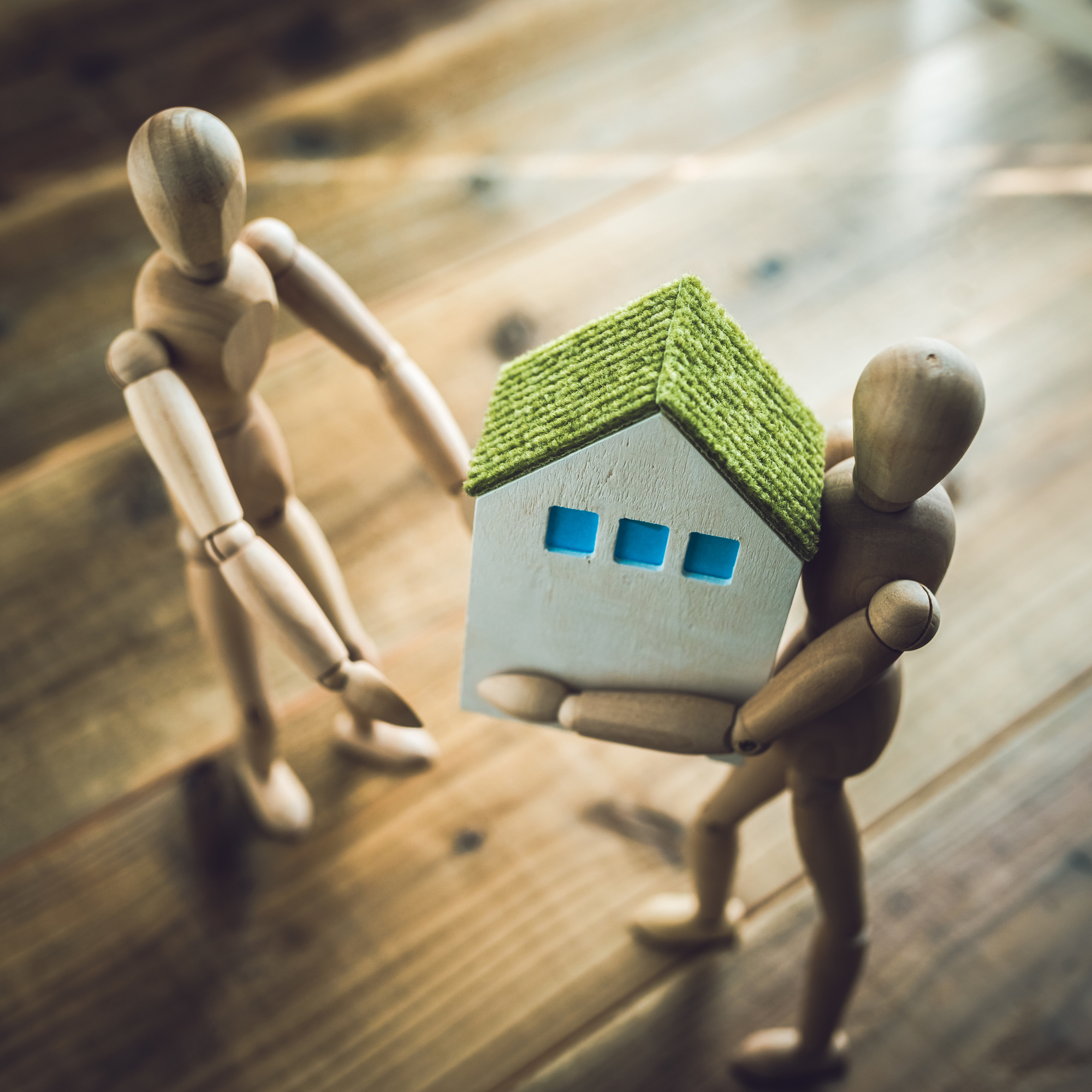 住宅の生前贈与をお得に行う4つの特例と手続方法や費用まで簡単解説