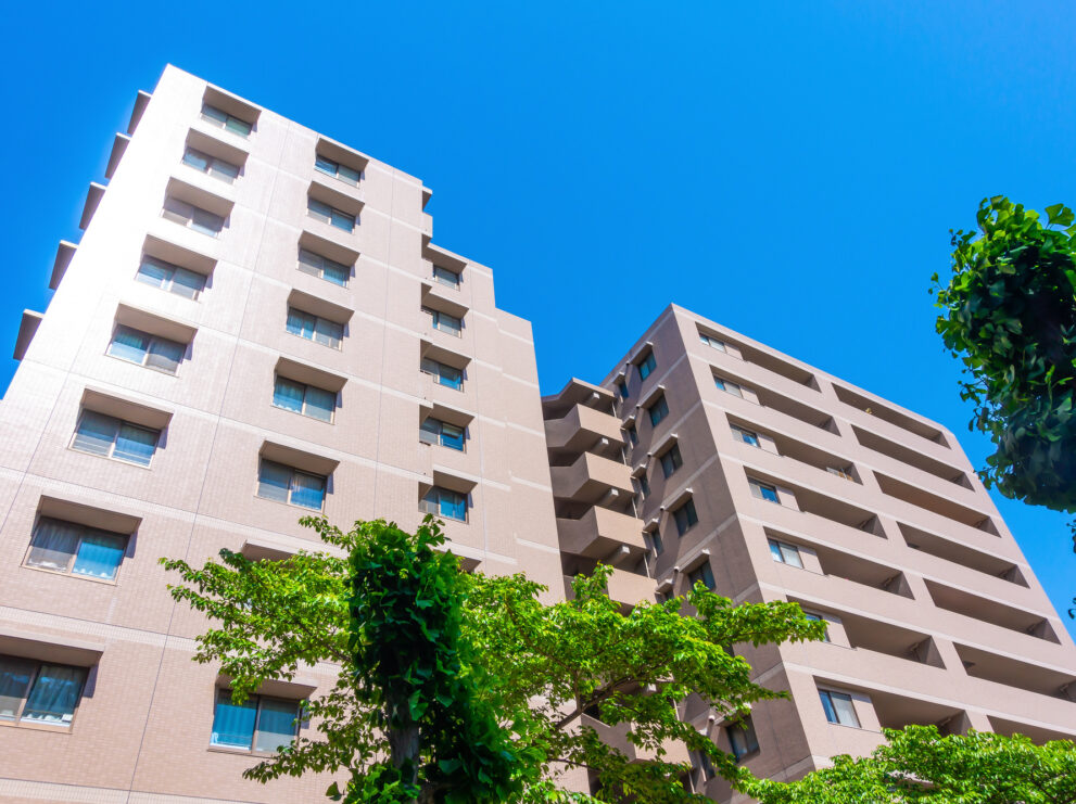 親のマンションにかかる相続税はいくら？計算方法や節税方法も解説！