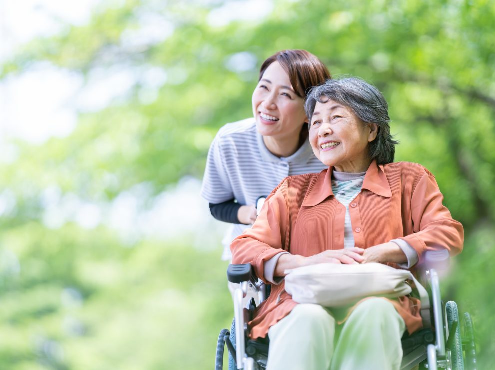 老人ホームに入居していても小規模宅地の特例は使える？ケース別に解説