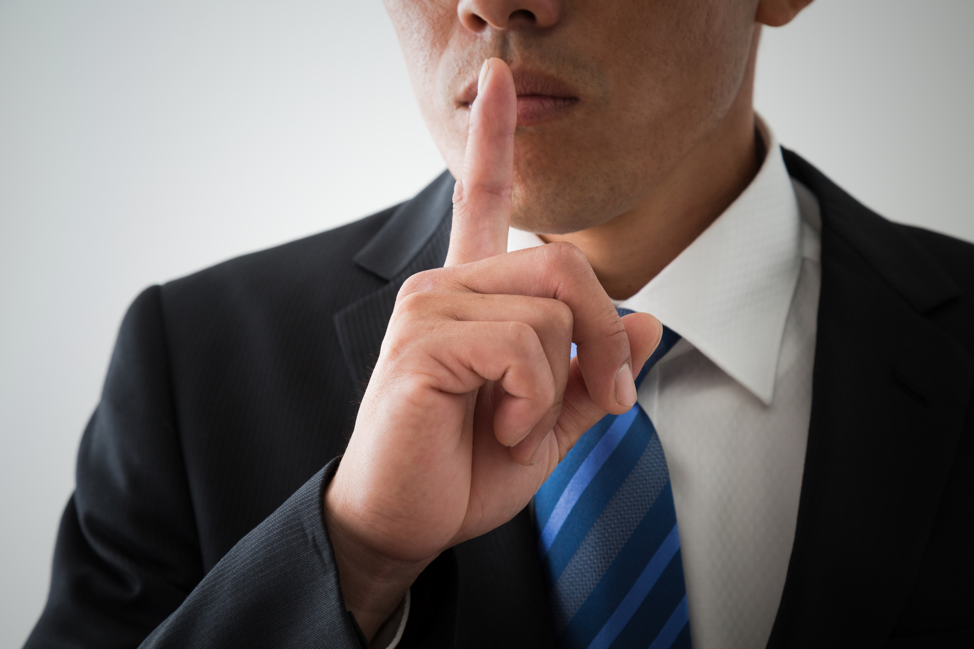 疎遠な相続人に相続を知らせないことは可能？連絡が取れない時の対処法
