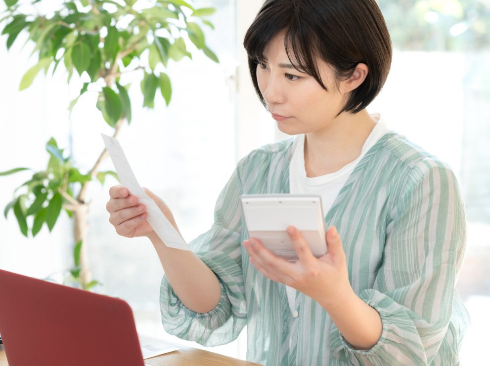 準確定申告と確定申告の違いは？手続き期限と申告書の書き方を解説！