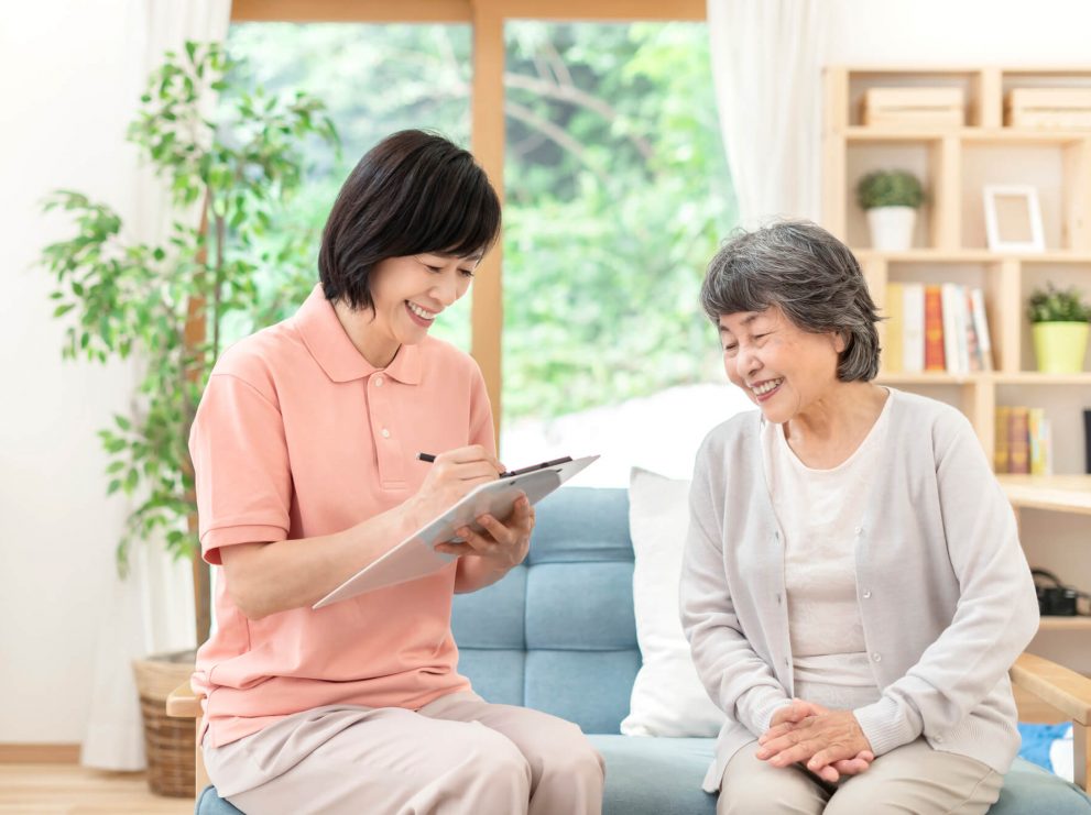 親が認知症かも？と感じたら至急すべきこと【診察を受けてもらうコツ】