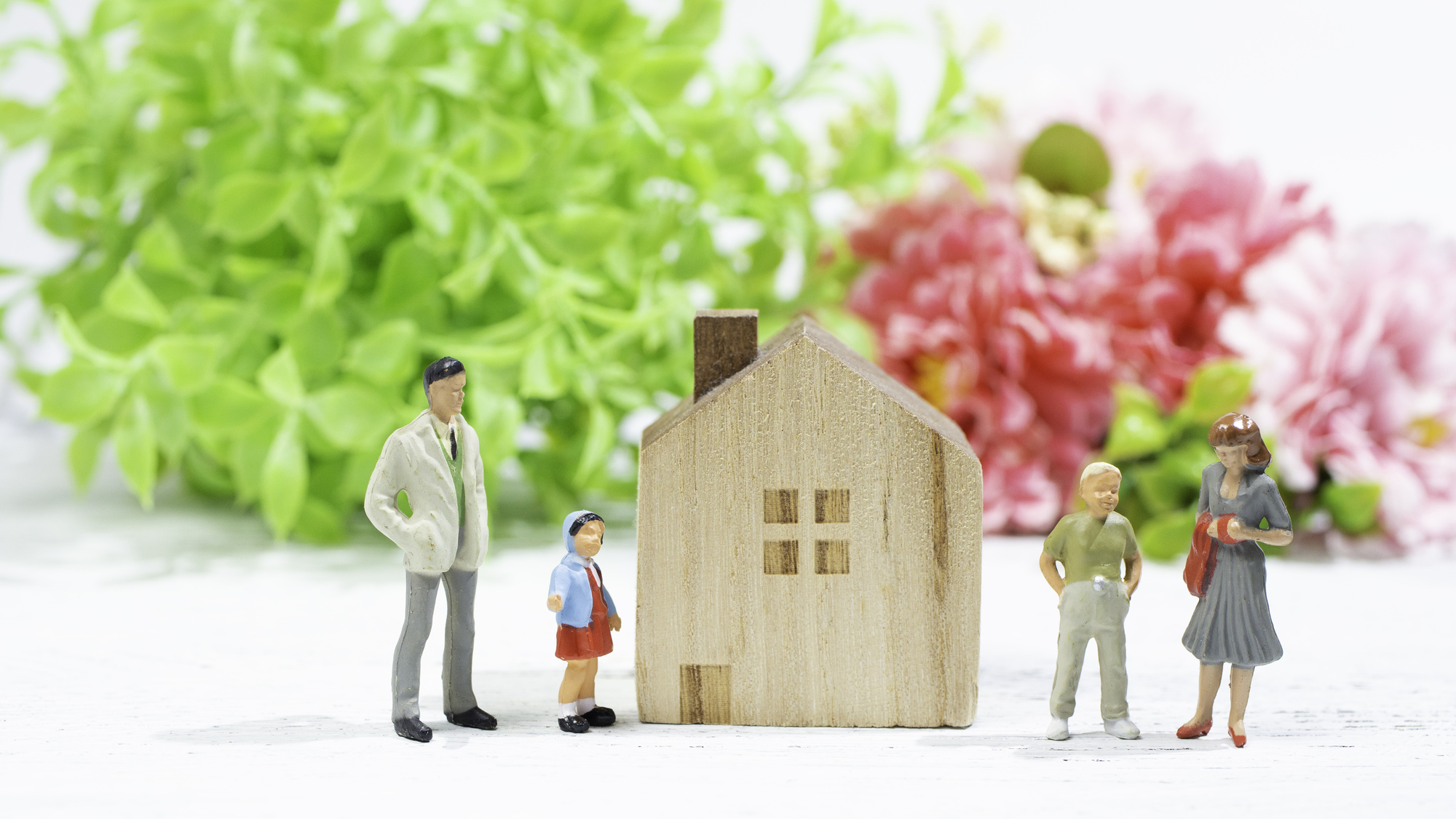 タダで親名義の家に住むと贈与税・相続税がかかる？わかりやすく解説
