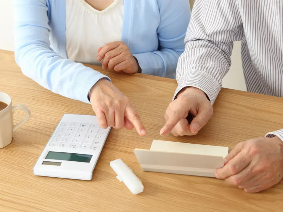 配偶者が全て相続したときの相続税はいくら？利用できる控除や特例