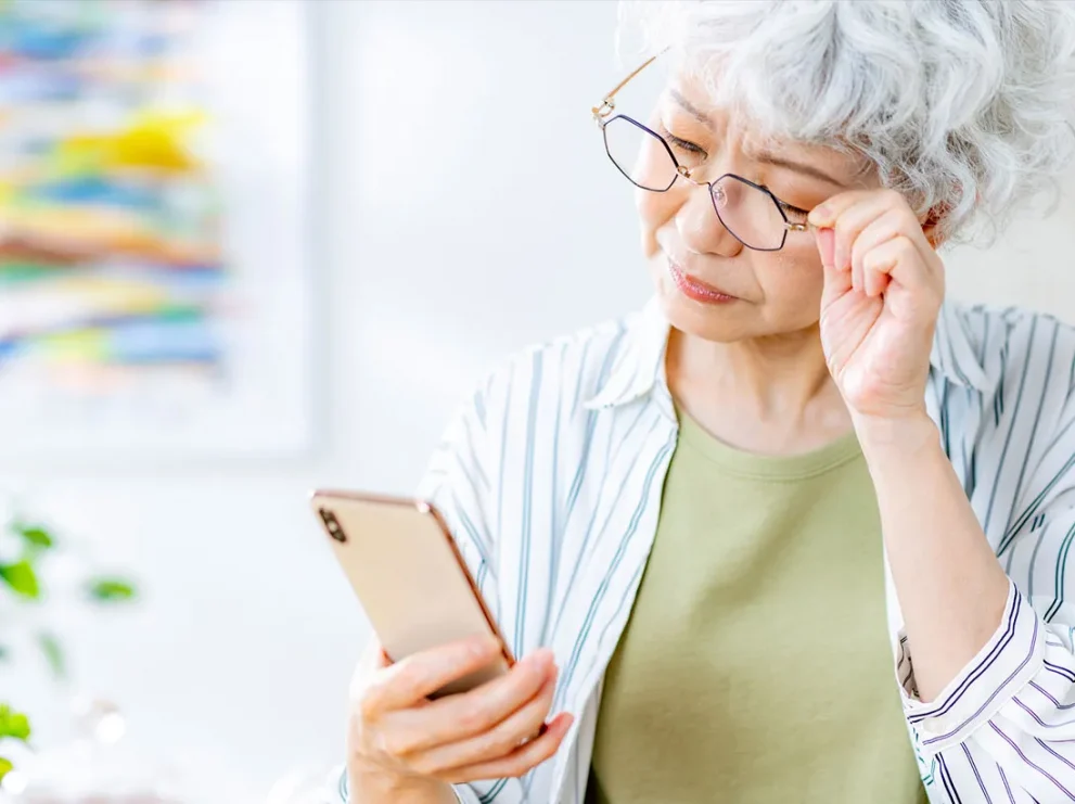 死亡した人の携帯電話はそのまま使える？解約方法や注意点について