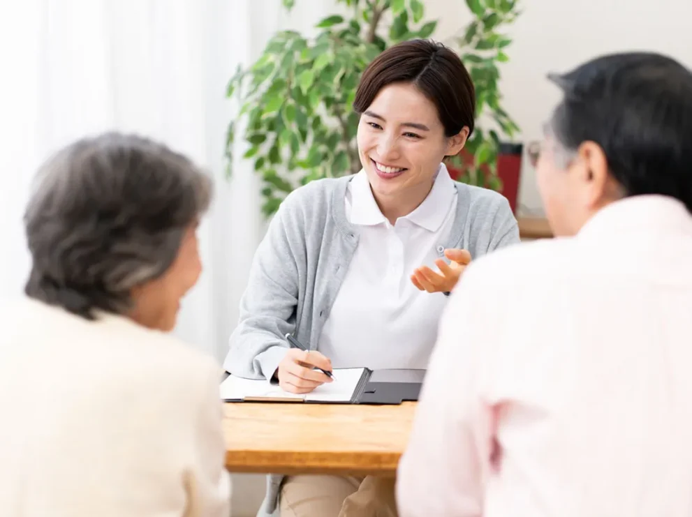 認知症で要介護認定を受けられる？認定レベルや認定を受ける流れを解説