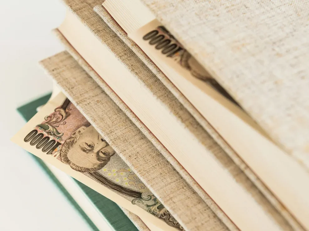 遺品整理で現金が見つかりやすい場所はどこ？見つかったときの対処法