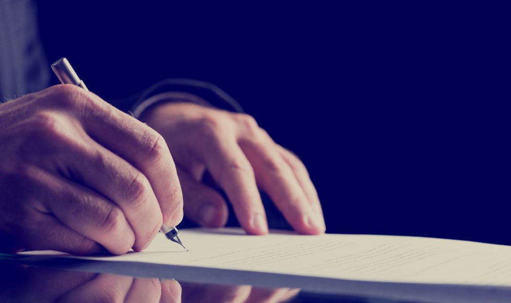 家族円満でも知っておきたい遺言を書いたほうがいい人１６選【一覧表】