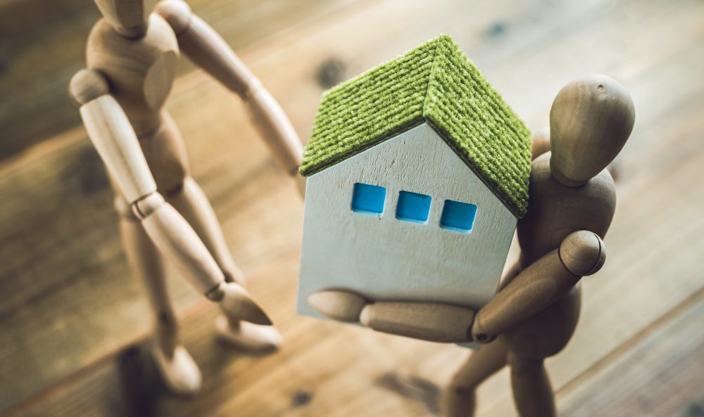 住宅の生前贈与をお得に行う4つの特例と手続方法や費用まで簡単解説