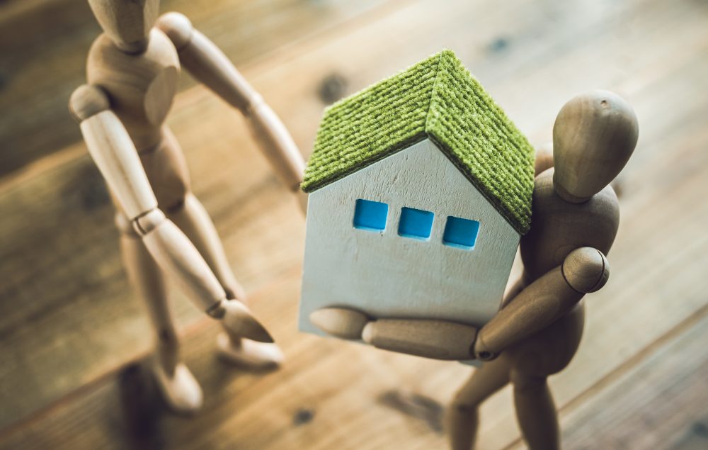 住宅の生前贈与をお得に行う４つの特例と手続方法や費用まで簡単解説