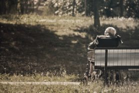 独身の老後に必要な資金とリスク｜身寄りがない人がすべき対策とは