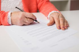 自分で遺言書を作成する方法！文例付きで書き方や注意点を簡単解説