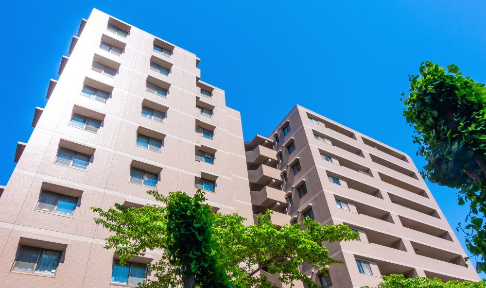 親のマンションにかかる相続税はいくら？計算方法や節税方法も解説！