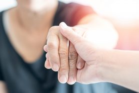 被保佐人とは？保佐人が必要なケースや成年被後見人との違いを解説