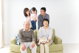 相続でよく見る【直系尊属】とは？範囲や【直系卑属】との違いを解説