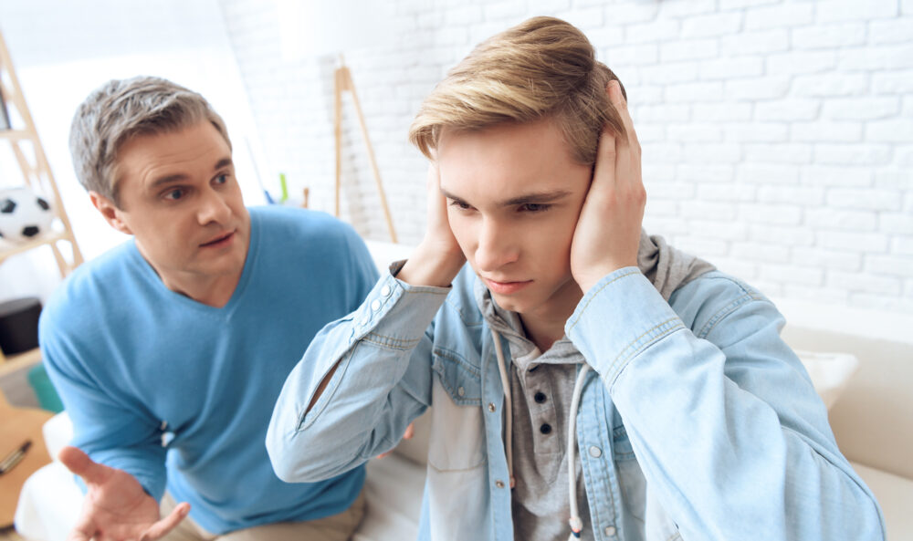 親の面倒をみない長男どうすればいい？相続への影響はある？