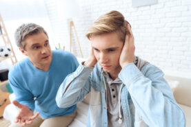 親の面倒をみない長男どうすればいい？相続への影響はある？
