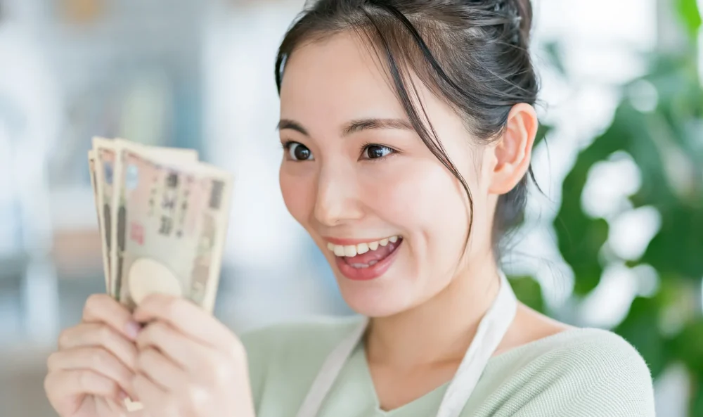 親から100万もらうと税金がかかる？確定申告は必要なのか解説