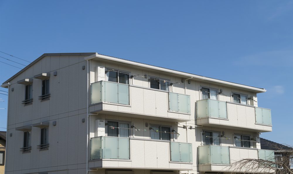 親のアパートは相続すべき？判断基準や手続き方法について