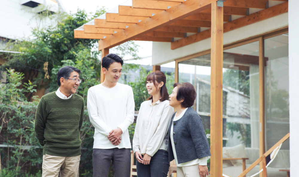婿養子は妻の両親と実両親どちらの財産も相続可能!相続分を解説