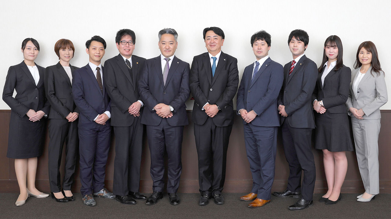 グリーン司法書士法人・行政書士法人の面談員集合写真