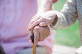 後見人に資格は不要｜後見人になれる条件と選任方法とは？