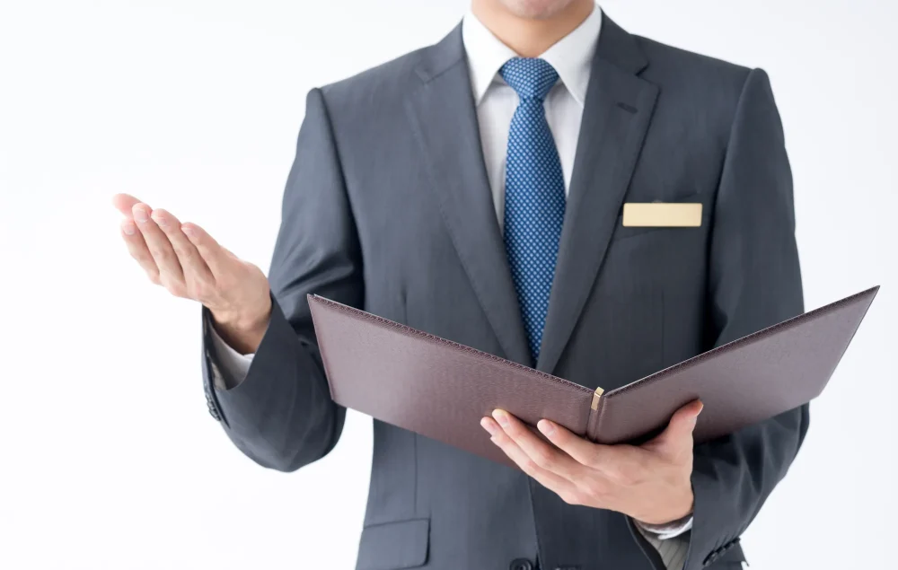 相続登記の司法書士【報酬相場】と【依頼を検討した方が良いケース】