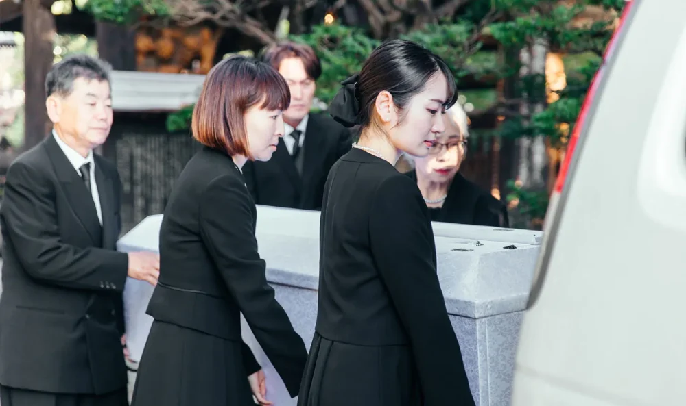 火葬費用・葬儀費用のお金がないときの対処法｜費用を抑える方法とは