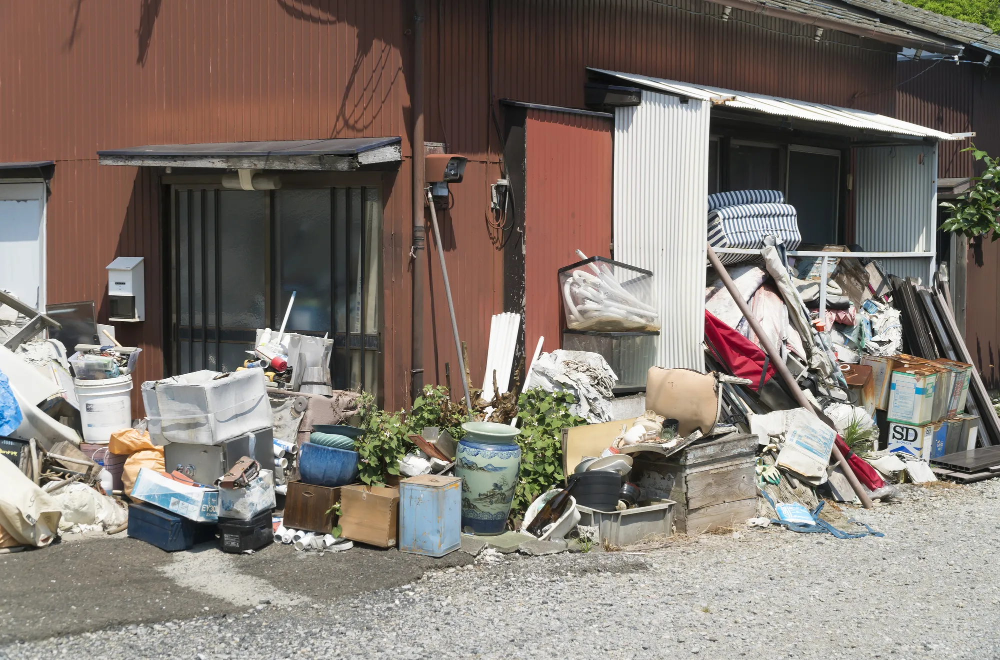 実家　荷物　遺品　ゴミ