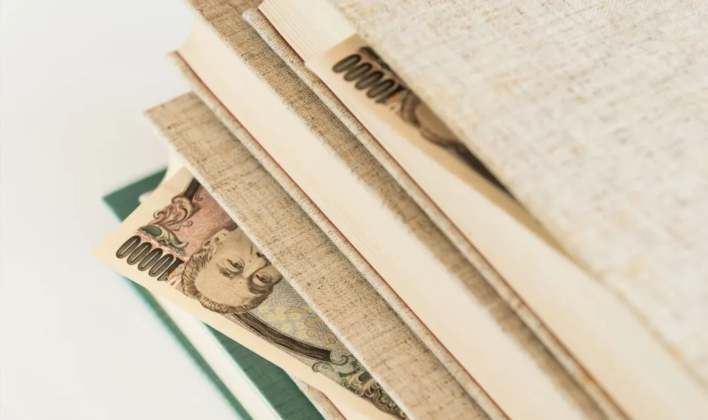 遺品整理で現金が見つかりやすい場所はどこ？見つかったときの対処法