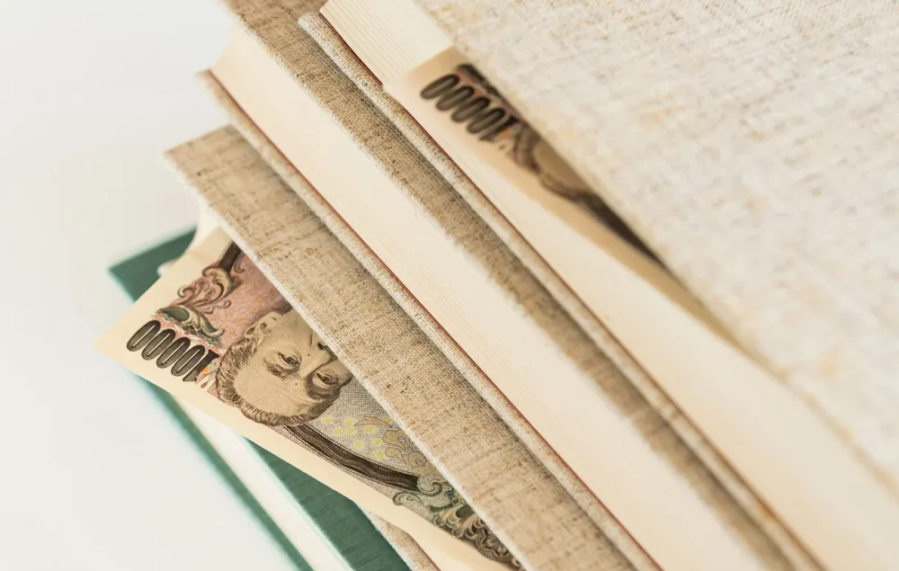 遺品整理で現金が見つかりやすい場所はどこ？見つかったときの対処法