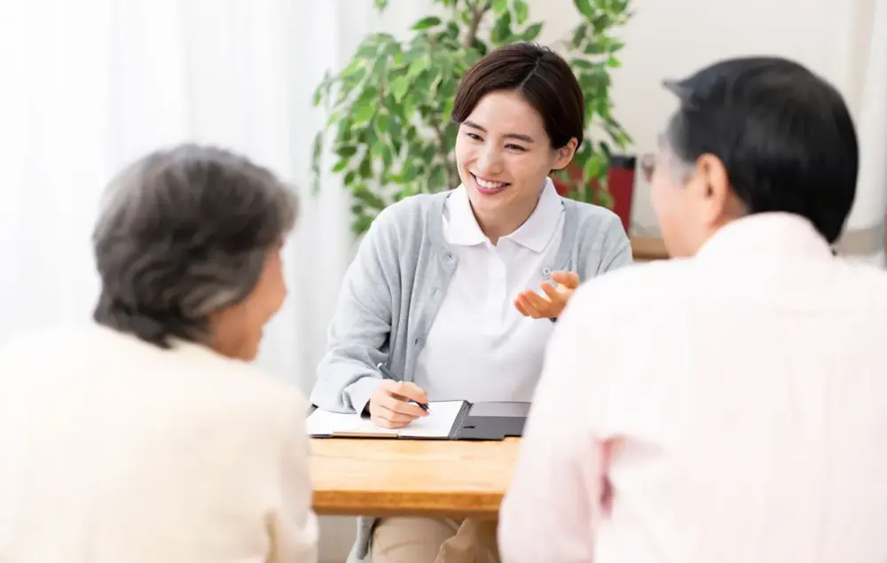 認知症で要介護認定を受けられる？認定レベルや認定を受ける流れを解説