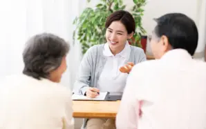 認知症で要介護認定を受けられる?認定レベルや認定を受ける流れを解説