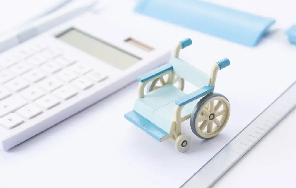 介護施設・老人ホームの費用相場はいくら？内訳や支払い方法を解説