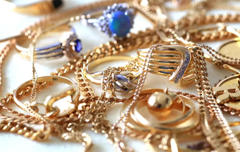 宝石も相続税の計算対象に含まれる!相続税評価額を計算する方法