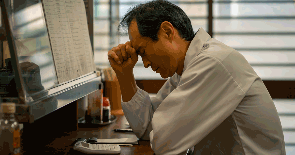 資金繰りが苦しい状況が続くとどうなる？原因と検討すべきことを解説