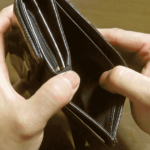 無職のまま消費者金融を利用するのは難しい！審査の条件と借入する方法