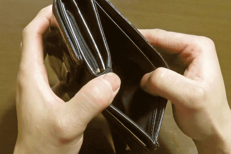 無職のまま消費者金融を利用するのは難しい！審査の条件と借入する方法