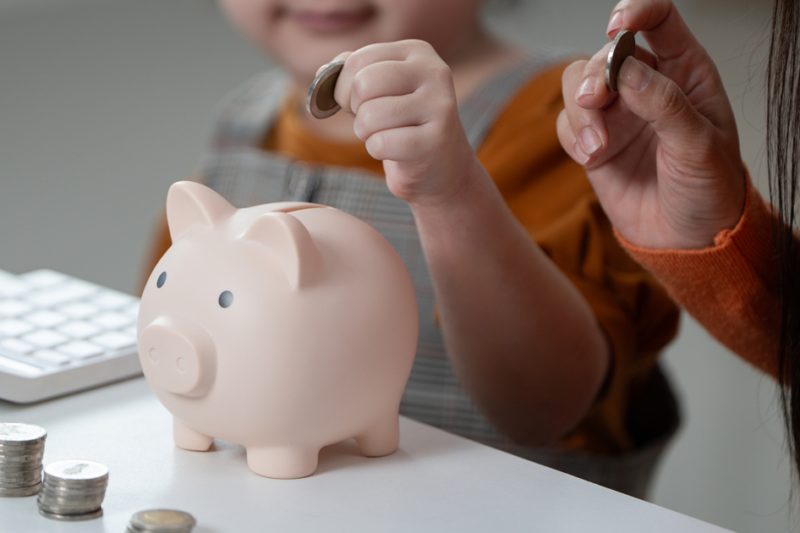 子育ての家計が苦しい原因とは？今すぐできる節約術と知らないと損する支援金